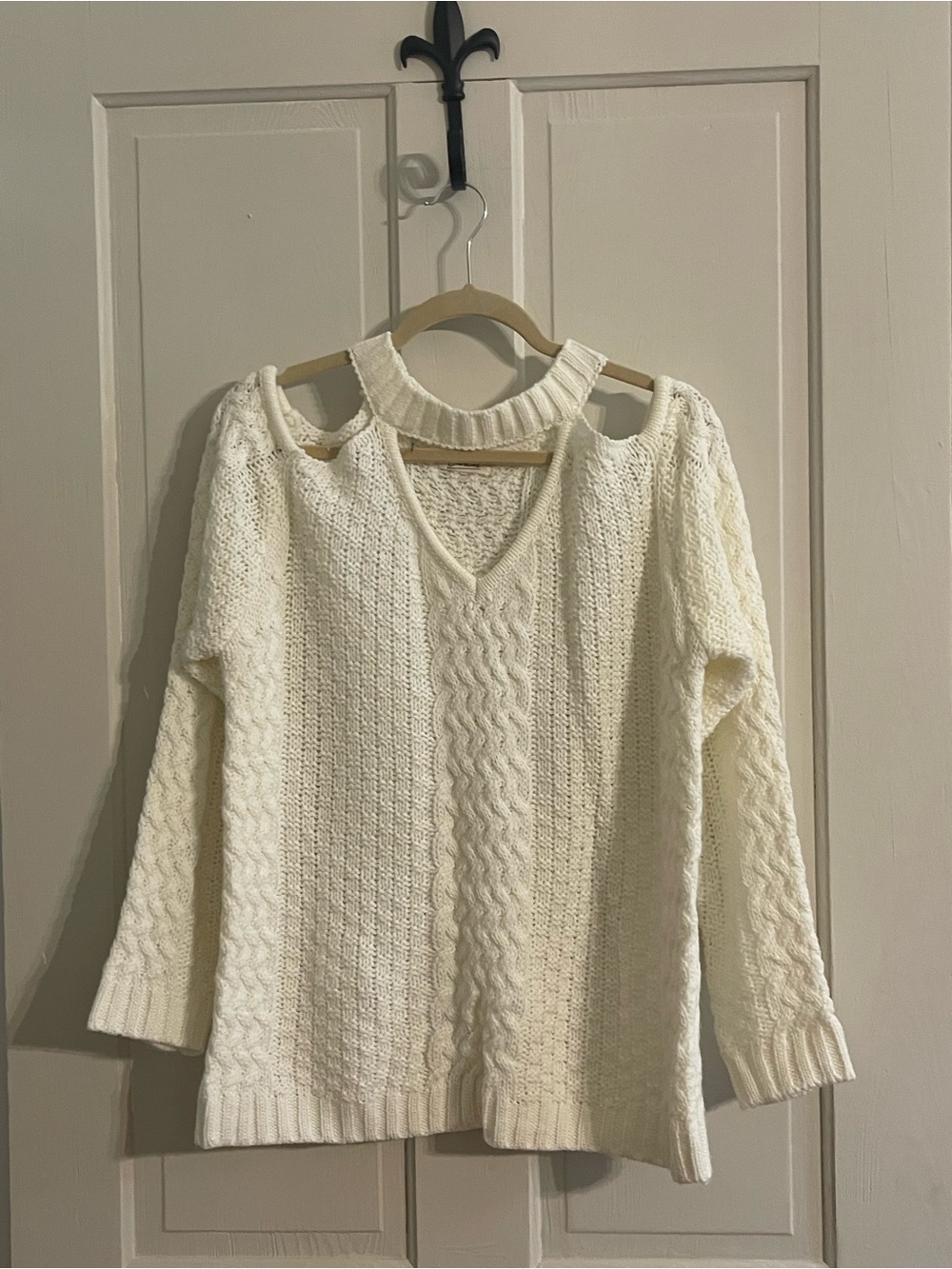 Boutique cold shoulder sweater - small runs big